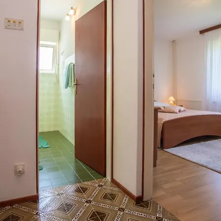 Garden View In For 2 - 4 Persons شقة بوريتش
