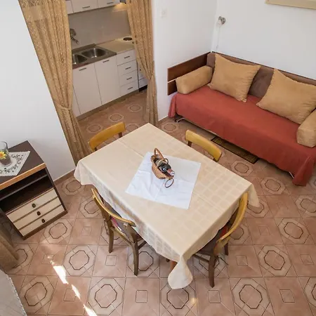 Garden View In For 2 - 4 Persons * Porec