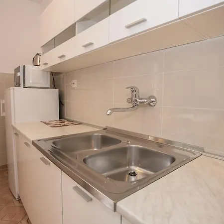 Garden View In For 2 - 4 Persons Porec