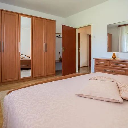 Garden View In For 2 - 4 Persons * Porec